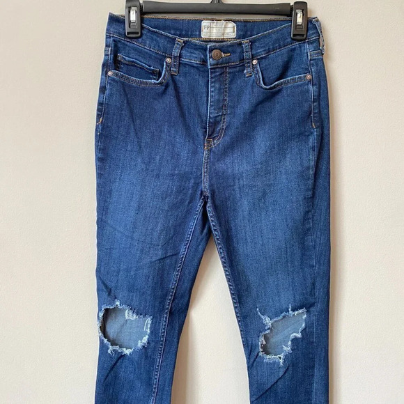 Free People Womens Size 29 Mid-Rise Distressed Dark Wash Skinny Denim Blue Jeans - Picture 5 of 16